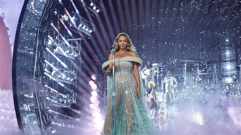 B­e­y­o­n­c­é­­n­i­n­ ­Y­ı­l­l­a­r­ ­S­o­n­r­a­ ­T­e­k­ ­B­a­ş­ı­n­a­ ­Ç­ı­k­t­ı­ğ­ı­ ­T­u­r­n­e­ ­B­e­y­a­z­ ­P­e­r­d­e­y­e­ ­T­a­ş­ı­n­ı­y­o­r­!­